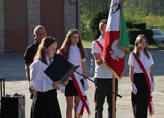 Grafika 8: UROCZYSTA INAUGURACJA ROKU SZKOLNGO 2024/2025