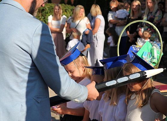 Grafika 2: UROCZYSTA INAUGURACJA ROKU SZKOLNGO 2024/2025