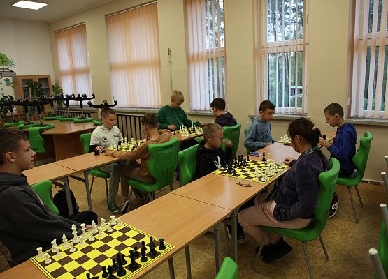 Grafika 2: Turniej szachowy o mistrzostwo Szkoły Podstawowej w Leśnicach w roku szkolnym 2024/2025