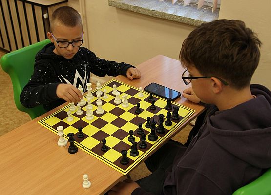 Grafika 8: Turniej szachowy o mistrzostwo Szkoły Podstawowej w Leśnicach w roku szkolnym 2024/2025