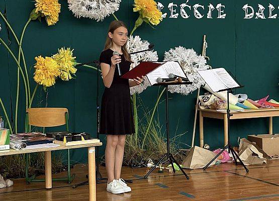 Grafika 1: Uroczyste zakończenie roku szkolnego klasy ósmej