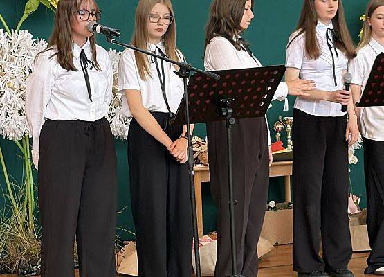 Grafika 16: Uroczyste zakończenie roku szkolnego klasy ósmej