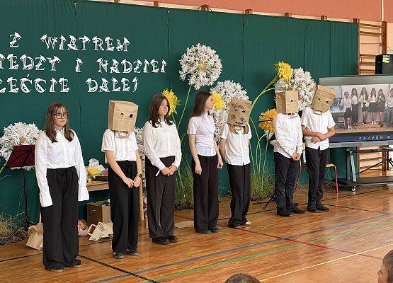 Grafika 26: Uroczyste zakończenie roku szkolnego klasy ósmej