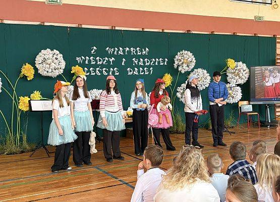 Grafika 42: Uroczyste zakończenie roku szkolnego klasy ósmej