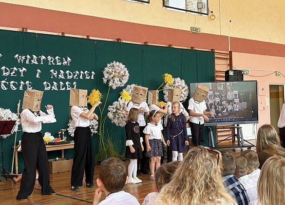 Grafika 43: Uroczyste zakończenie roku szkolnego klasy ósmej