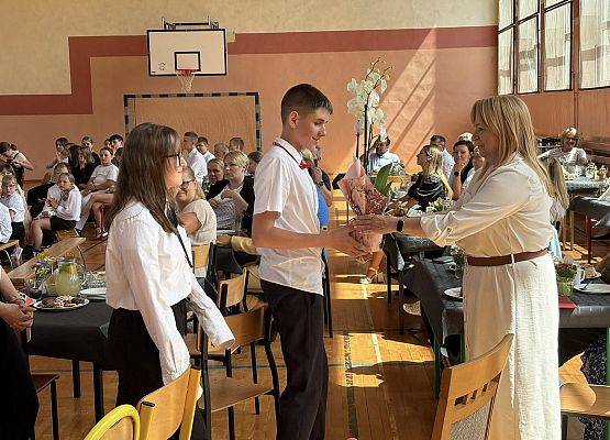 Grafika 63: Uroczyste zakończenie roku szkolnego klasy ósmej