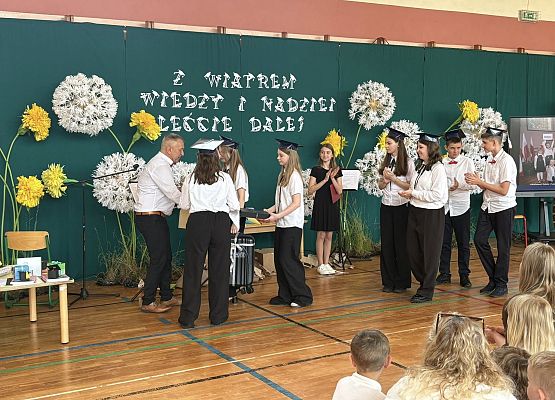 Grafika 67: Uroczyste zakończenie roku szkolnego klasy ósmej