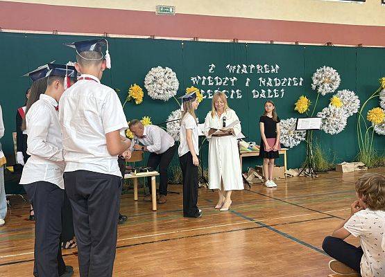 Grafika 69: Uroczyste zakończenie roku szkolnego klasy ósmej