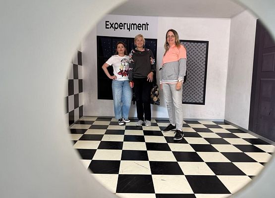 Wycieczka w nagrodę za wyniki w nauce grafika