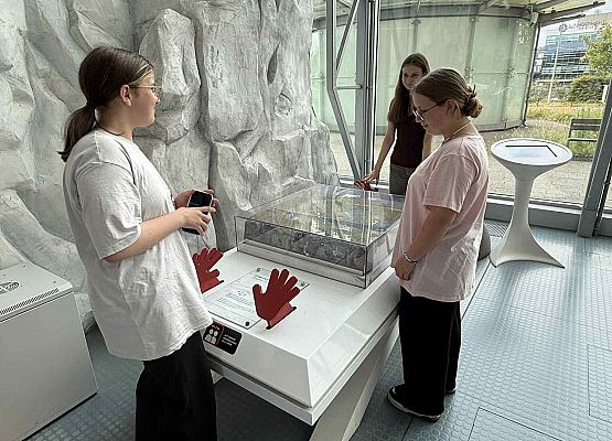 Wycieczka w nagrodę za wyniki w nauce grafika