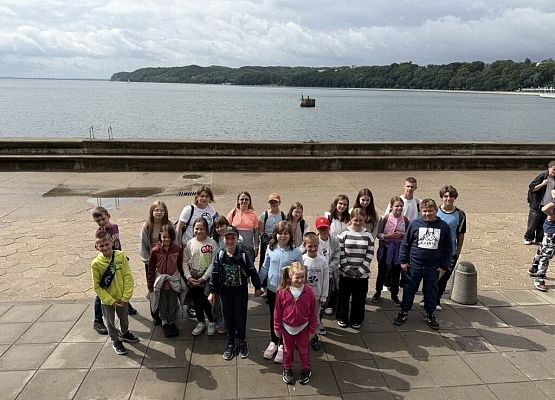 Wycieczka w nagrodę za wyniki w nauce grafika