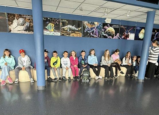 Wycieczka w nagrodę za wyniki w nauce grafika