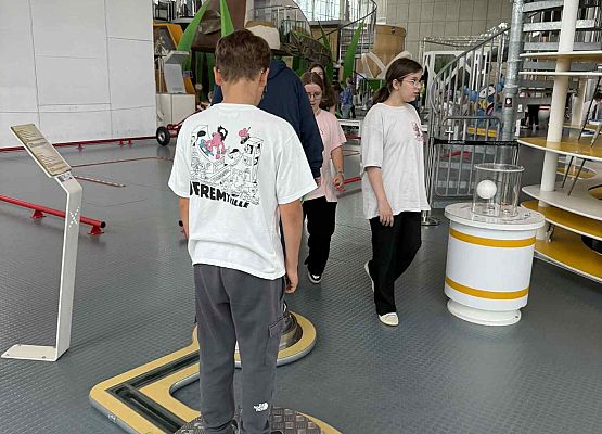 Wycieczka w nagrodę za wyniki w nauce grafika