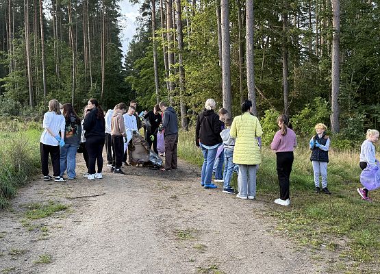 Grafika 29: ,,W naturę z kulturą"