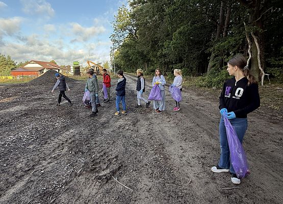 Grafika 21: ,,W naturę z kulturą"