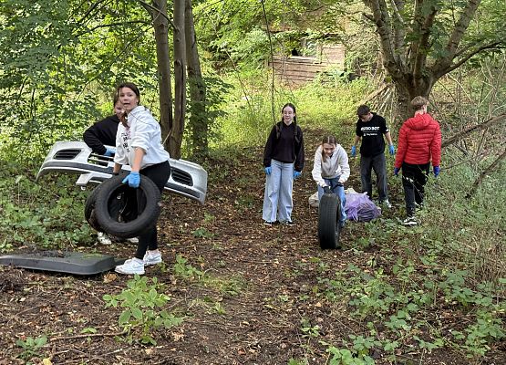 Grafika 14: ,,W naturę z kulturą"