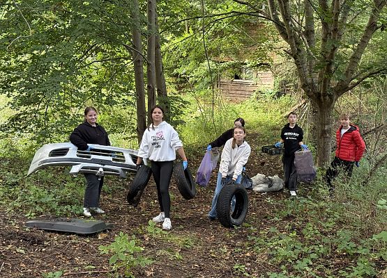 Grafika 16: ,,W naturę z kulturą"