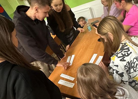 Grafika 2: Nerd Night w LO1 - nasi uczniowie w świecie nauki