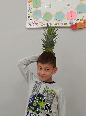 Grafika #11: Ananasy z naszej klasy - witaminki dla chłopczyka i dziewczynki