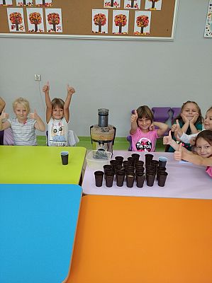 Grafika #16: Ananasy z naszej klasy - witaminki dla chłopczyka i dziewczynki