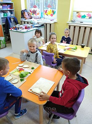 Grafika #20: Ananasy z naszej klasy - witaminki dla chłopczyka i dziewczynki