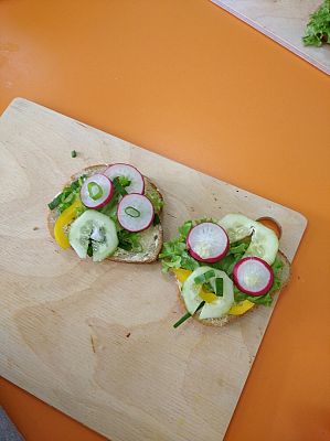 Grafika #27: Ananasy z naszej klasy - witaminki dla chłopczyka i dziewczynki