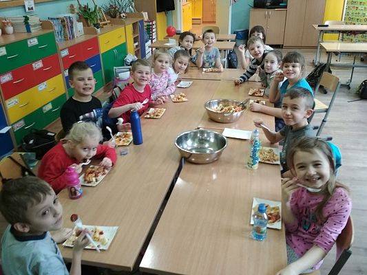 Grafika #10: SAŁATKA OWOCOWA