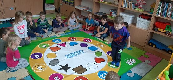 Grafika #3: Projekt PRZEDSZKOLE Z KLASĄ