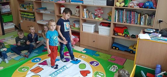 Grafika #4: Projekt PRZEDSZKOLE Z KLASĄ