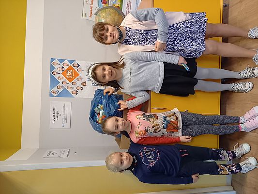 Grafika #3: ZBIERAMY PLASTIKOWE NAKRĘTKI