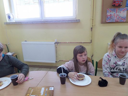 Grafika #1: Tłusty Czwartek w klasie 3