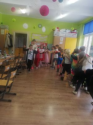 Grafika #3: BAL KARNAWAŁOWY W KLASIE II