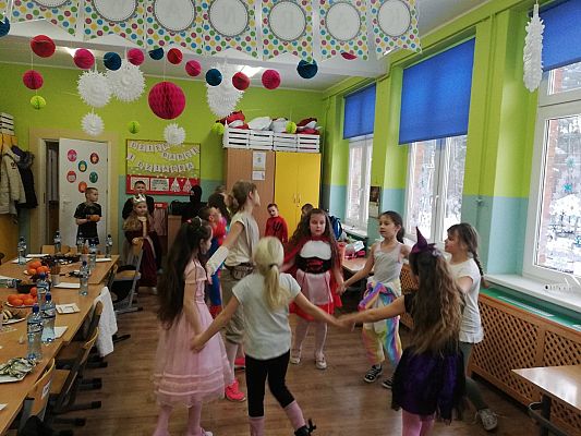 Grafika #14: BAL KARNAWAŁOWY W KLASIE II
