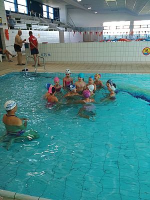 Grafika #1: Projekt powszechnej nauki pływania - Umiem Pływać