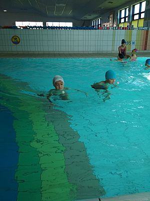 Grafika #4: Projekt powszechnej nauki pływania - Umiem Pływać