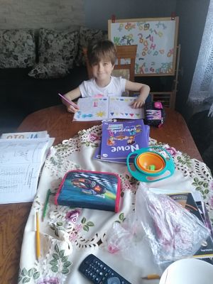 Grafika #4: Maluszki w domu się nie nudzą..