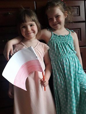 Grafika #8: Maluszki w domu się nie nudzą..