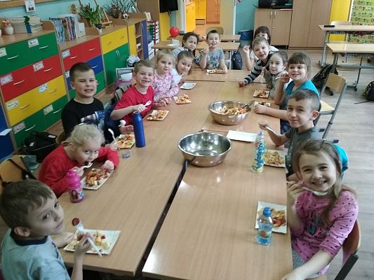 Grafika #10: SAŁATKA OWOCOWA