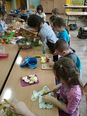 Grafika #3: SAŁATKA OWOCOWA