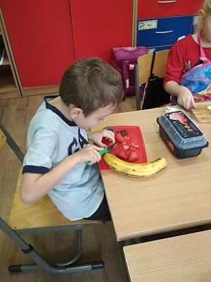 Grafika #4: SAŁATKA OWOCOWA