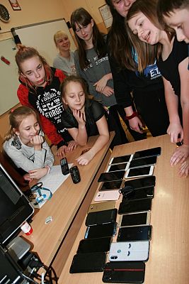 Grafika #17: Kolejna noc w szkole