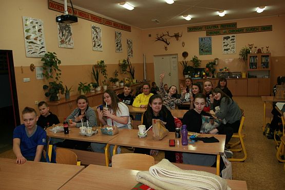 Grafika #0: Kolejna noc w szkole