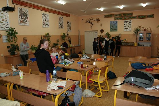 Grafika #4: Kolejna noc w szkole