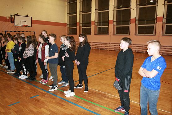 Grafika #6: Kolejna noc w szkole