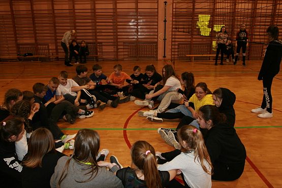 Grafika #9: Kolejna noc w szkole