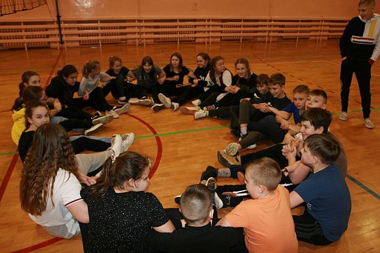 Grafika #11: Kolejna noc w szkole