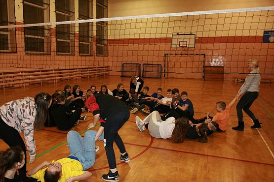 Grafika #12: Kolejna noc w szkole