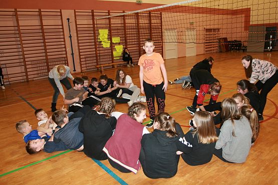 Grafika #14: Kolejna noc w szkole