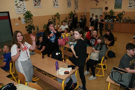 Grafika #22: Kolejna noc w szkole