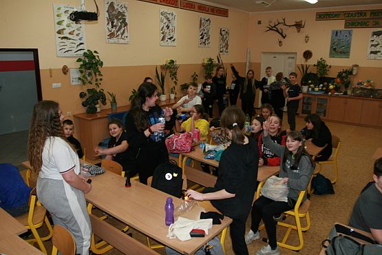 Grafika #21: Kolejna noc w szkole